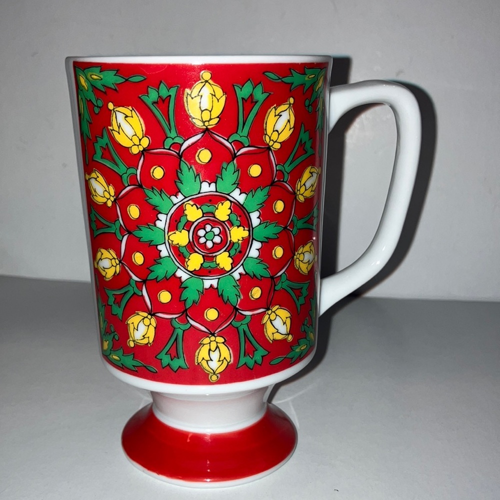 Royal Crown Arnart Athenia by Elana Red‎ and Green Mug